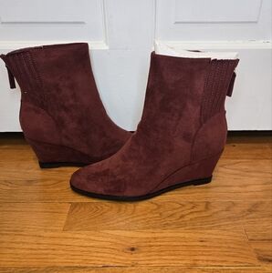 Dolce Vita Tippy Heeled Suede Bootie size 10